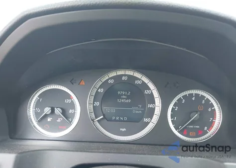 2009 Mercedes-Benz C 300 Sport 4Matic z USA, uszkodzony, nr VIN WDDGF81X99F199525